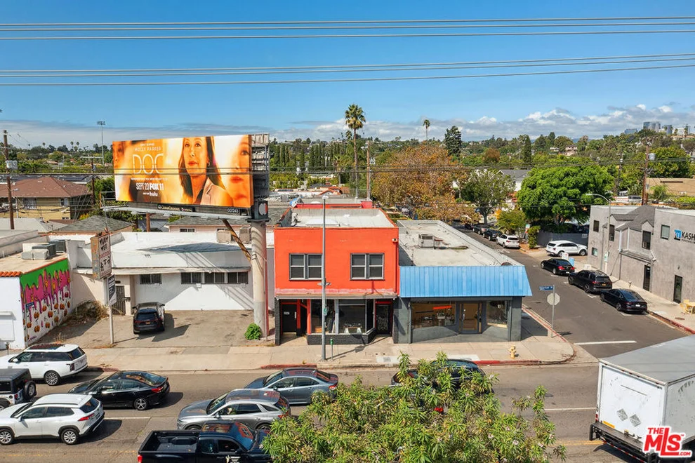 Unit for sale at 2847 S Robertson Boulevard, Los Angeles, CA 90034