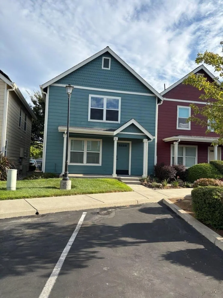 2099 Hartford Drive