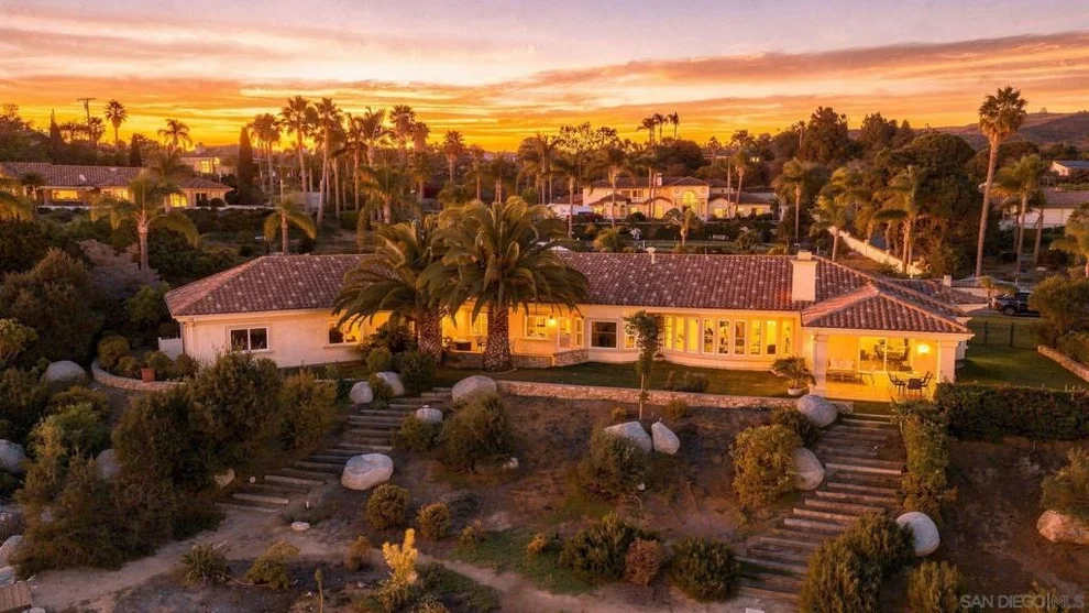 Unit for sale at 1990 Quail View Dr, Vista, CA 92084