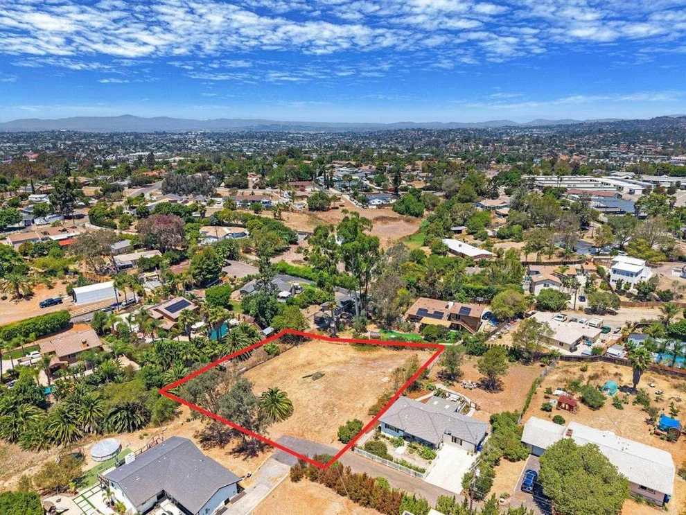 Unit for sale at 0 Sunset Dr, Vista, CA 92081