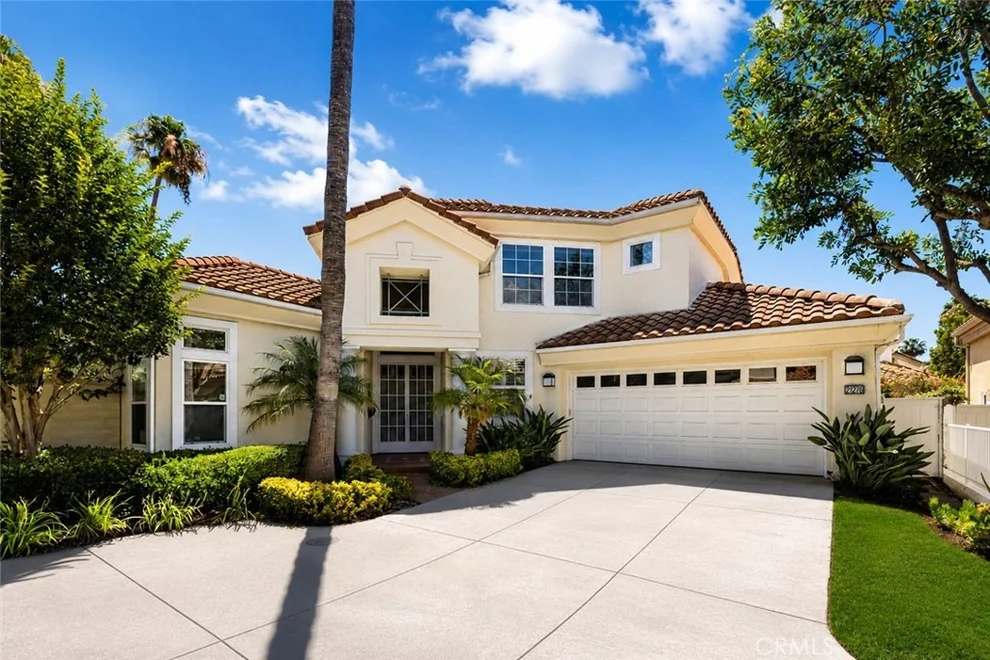 Unit for sale at 21276 Mazatlan, Mission Viejo, CA 92692