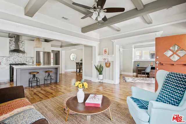 Unit for sale at 2106 W 31ST Street, Los Angeles, CA 90018