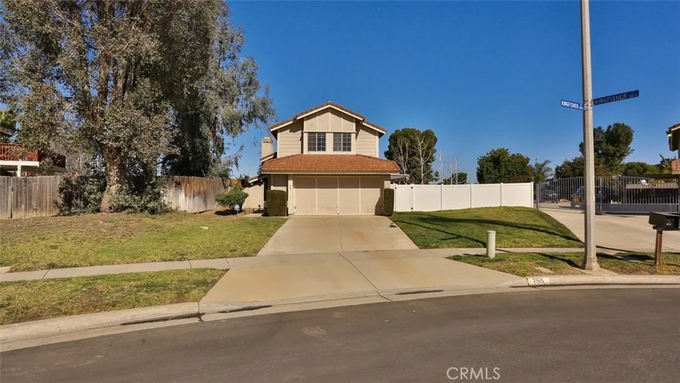 Unit for sale at 755 Kingfisher Court, Corona, CA 92879