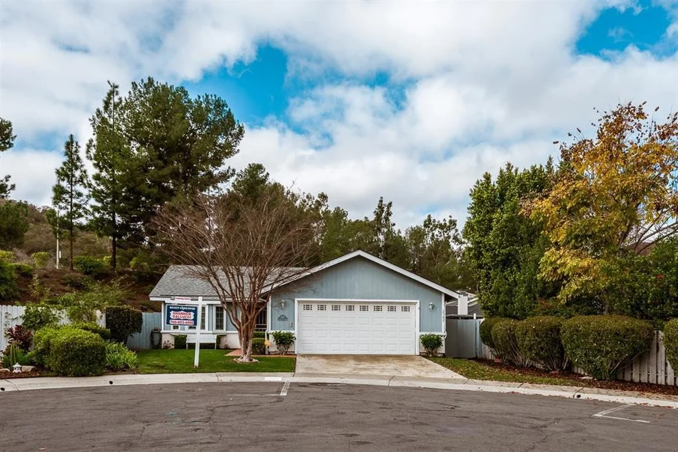 Unit for sale at 2342 Cobblestone Ln, Vista, CA 92081