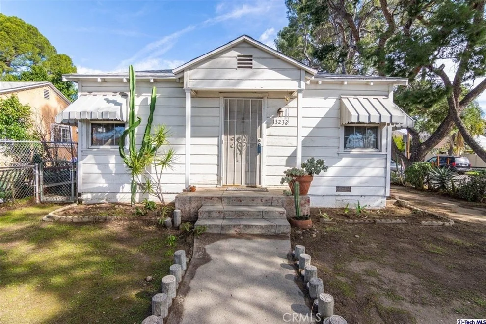 Unit for sale at 13232 Gladstone Avenue, Sylmar, CA 91342