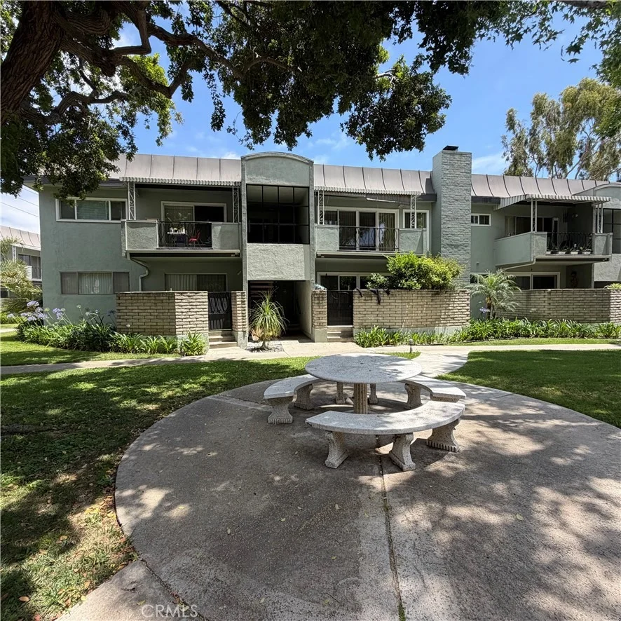 Unit for sale at 5180 E Atherton, Long Beach, CA 90815