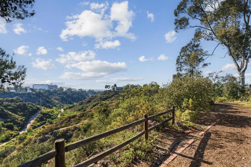 Unit for sale at 4304 Caminito Del Zafiro, San Diego, CA 92121