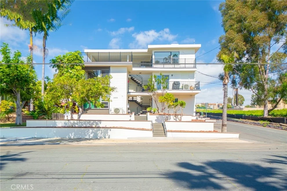 Unit for sale at 2699 E 20th, Signal Hill, CA 90755