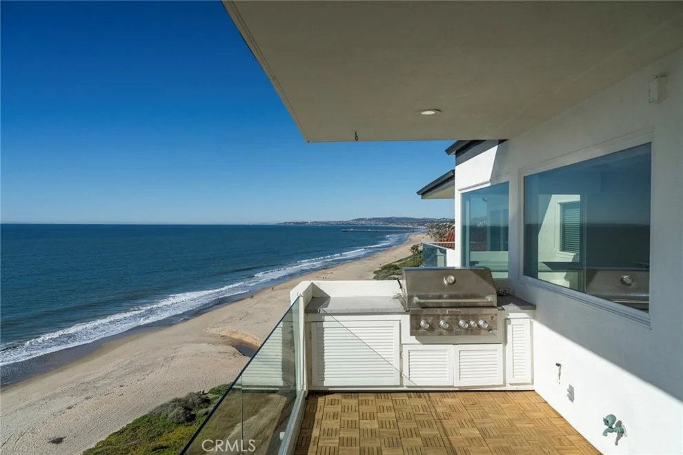 Unit for sale at 267 Avenida Lobeiro, San Clemente, CA 92672