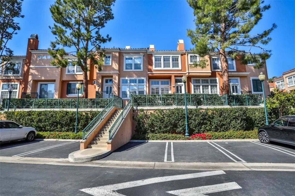 Unit for sale at 5 Arese Aisle, Irvine, CA 92606
