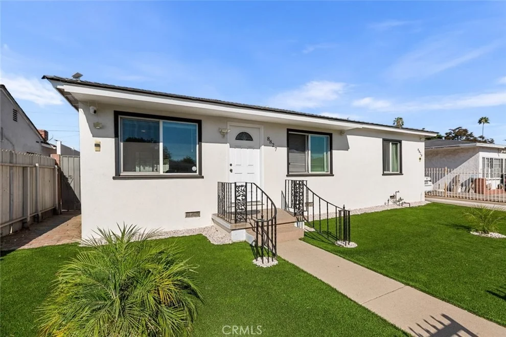 Unit for sale at 8827 Sylmar Avenue, Panorama City, CA 91402