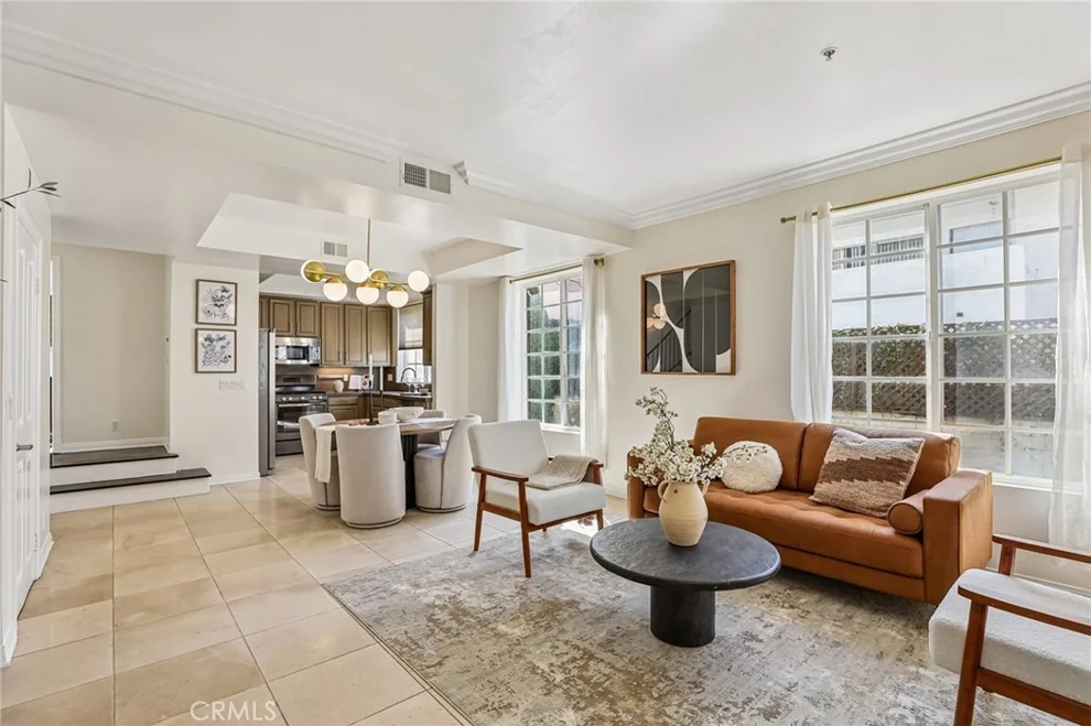 Unit for sale at 3119 S Durango Avenue, Los Angeles, CA 90034