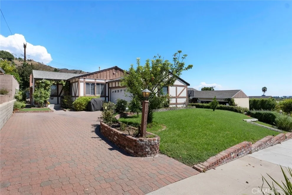 Unit for sale at 3018 Jolley Drive, Burbank, CA 91504