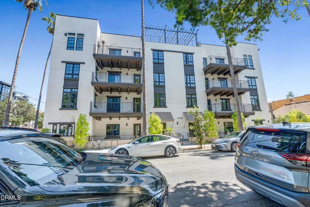 Unit for sale at 139 S Oak Knoll Avenue, Pasadena, CA 91101