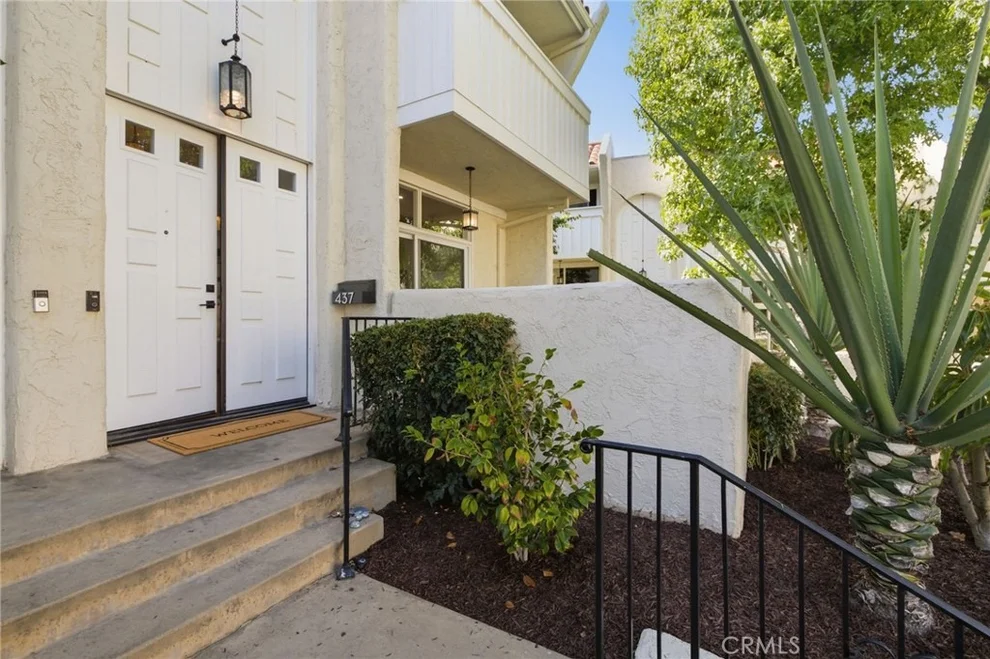 Unit for sale at 437 2nd, Hermosa Beach, CA 90254