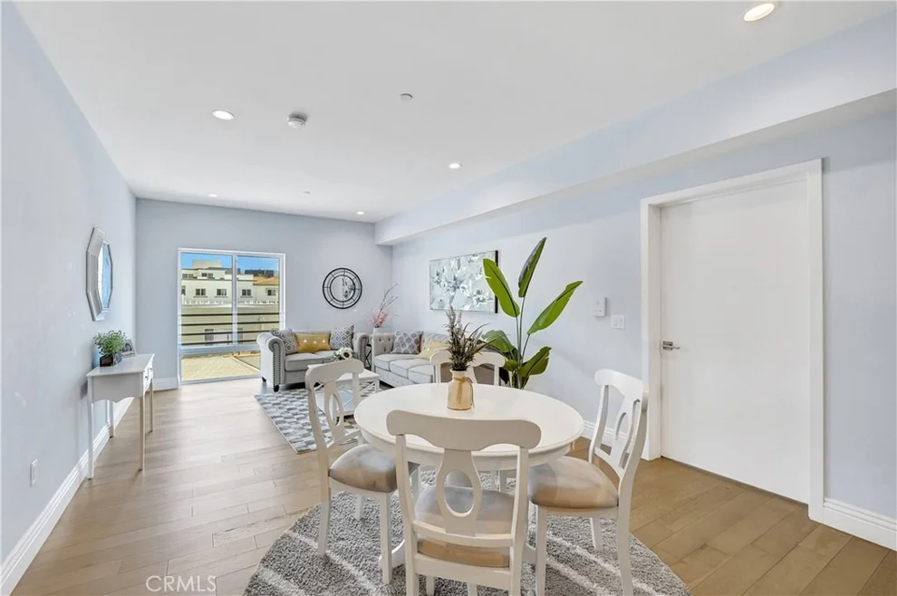 Unit for sale at 2939 Leeward, Los Angeles, CA 90005