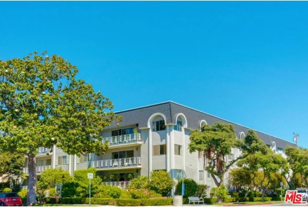 Unit for sale at 404 San Vicente Boulevard, Santa Monica, CA 90402