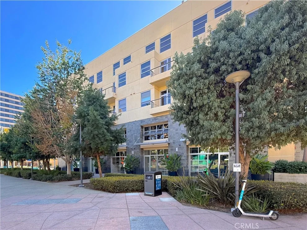 Unit for sale at 133 The Promenade N, Long Beach, CA 90802