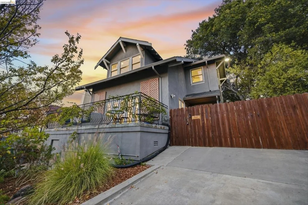 Unit for sale at 5056 Fairfax Ave, Oakland, CA 94601