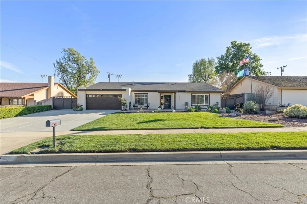 Unit for sale at 8919 Alta Loma, Rancho Cucamonga, CA 91701