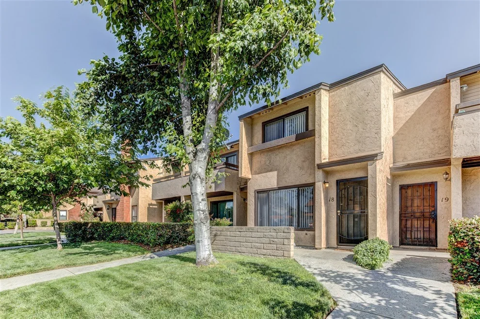 Unit for sale at 9236 Mast Blvd, Santee, CA 92071