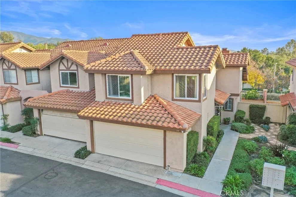 Unit for sale at 14 Vista La Cuesta, Rancho Santa Margarita, CA 92688