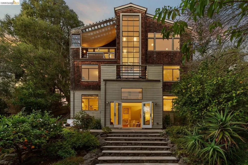 Unit for sale at 2920 Avalon Ave, Berkeley, CA 94705