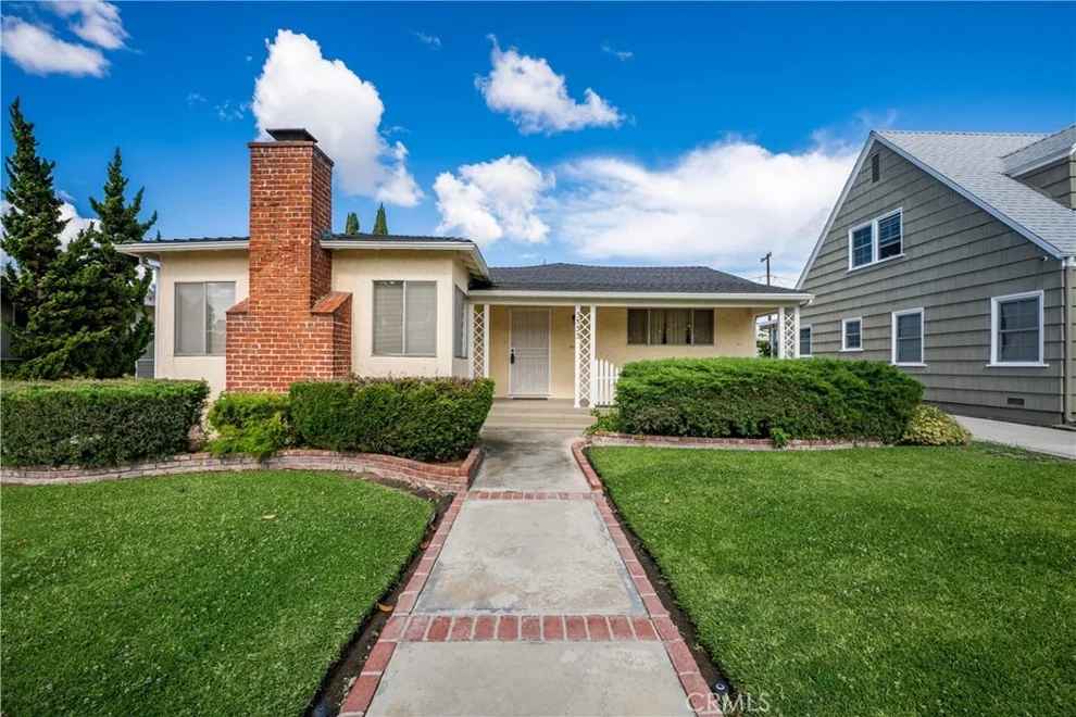 Unit for sale at 3533 Gundry Ave., Long Beach, CA 90807