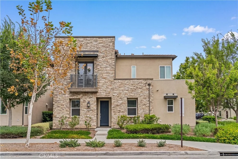 Unit for sale at 220 Follyhatch, Irvine, CA 92618