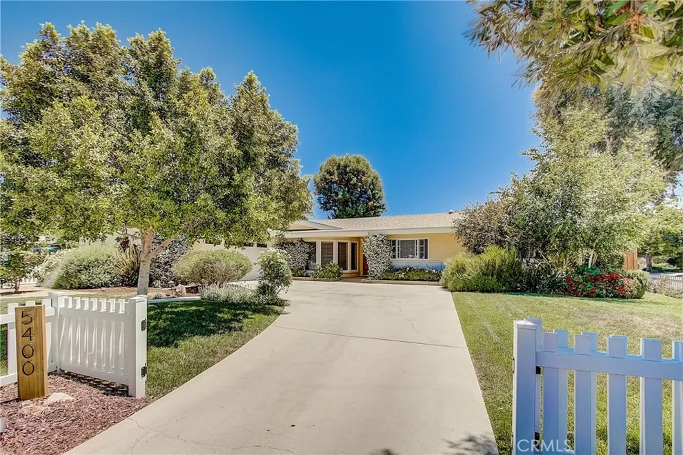 Unit for sale at 5400 Sadring Avenue, Woodland Hills, CA 91367