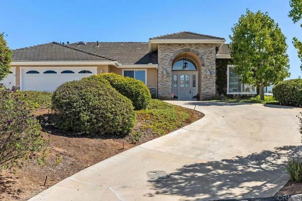 Unit for sale at 2286 Crest Hill Lane, Fallbrook, CA 92028