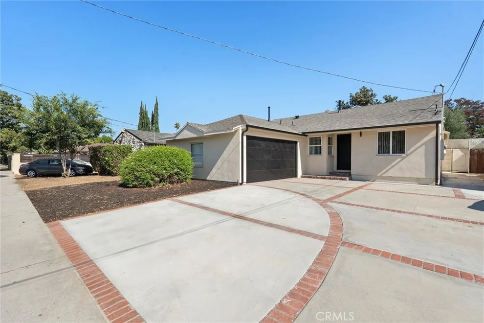 Unit for sale at 13739 Wyandotte, Los Angeles, CA 91405