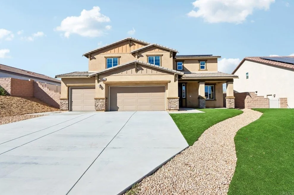 Unit for sale at 30980 Chuckwagon Court, Winchester, CA 92596