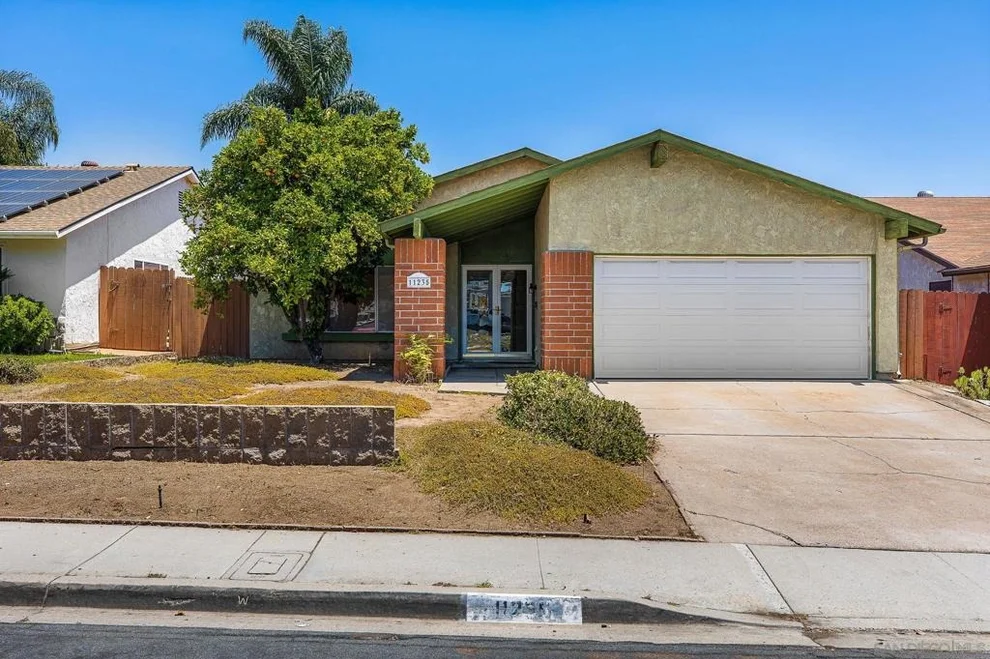 Unit for sale at 11235 Avenida Del Gato, San Diego, CA 92126