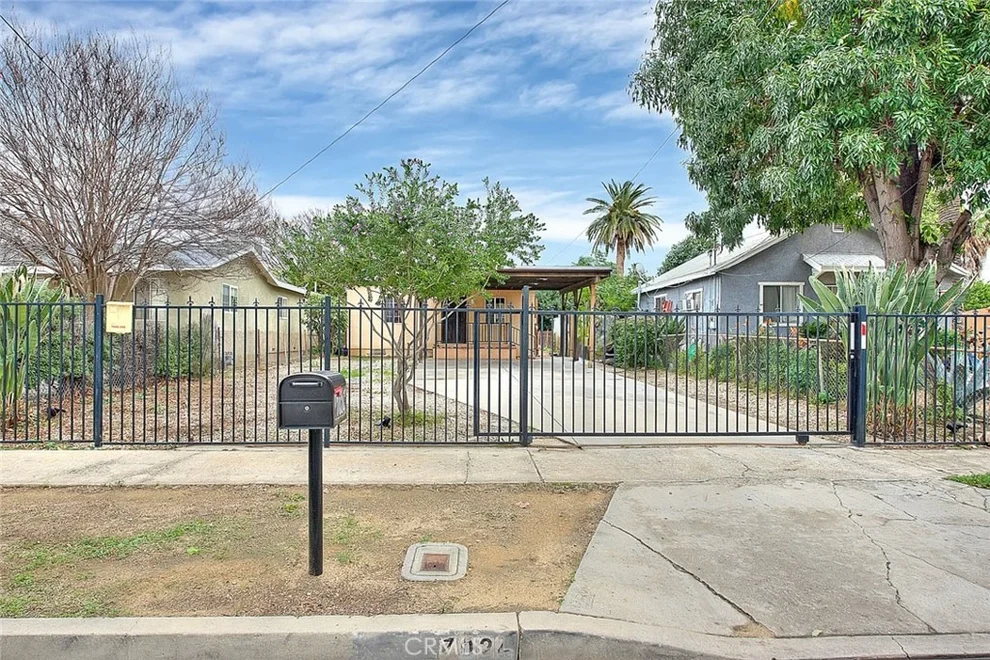 Unit for sale at 7024 Eton, Canoga Park, CA 91303