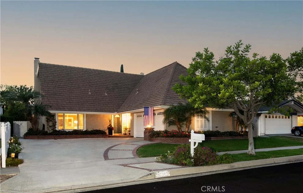 Unit for sale at 15181 Touraine Way, Irvine, CA 92604