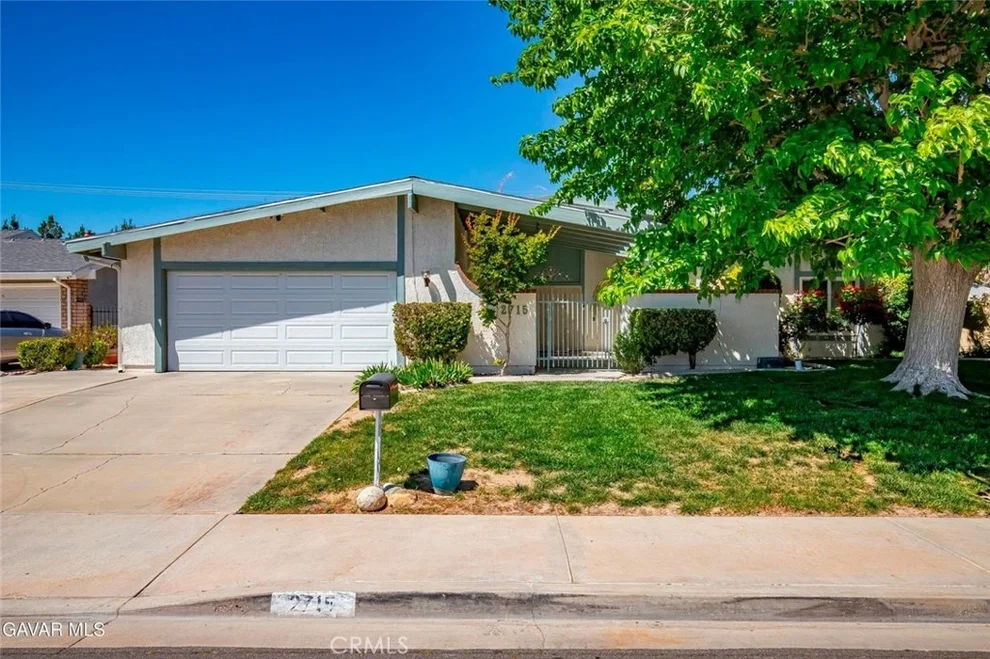 Unit for sale at 2715 W Avenue J12, Lancaster, CA 93536