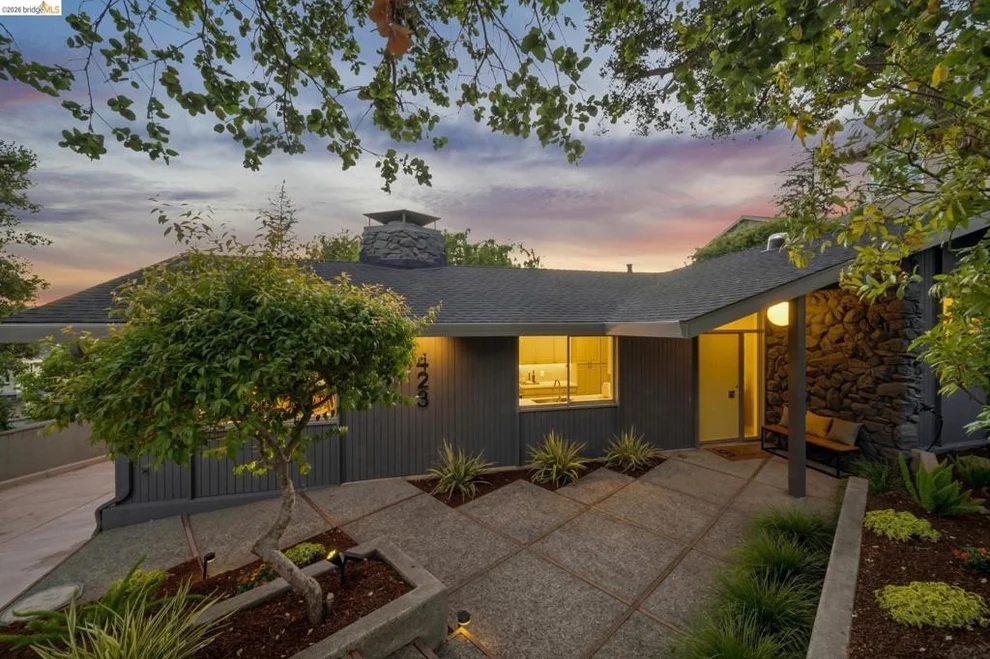 Unit for sale at 423 Pacific Ave, Piedmont, CA 94611