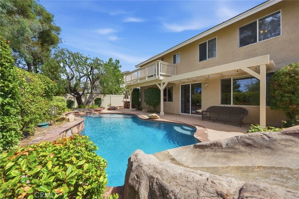 Unit for sale at 43363 Calle Carabana, Temecula, CA 92592