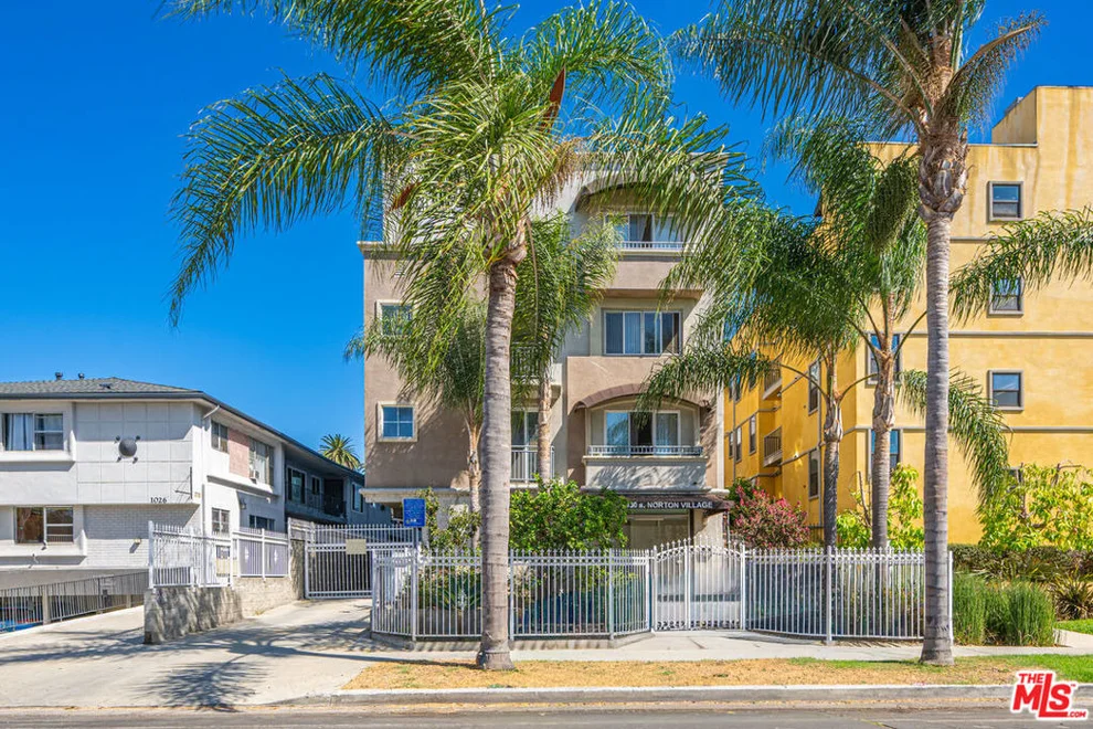 Unit for sale at 1030 S Norton Avenue, Los Angeles, CA 90019