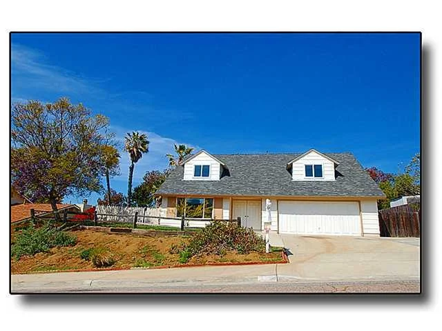 Unit for sale at 251 Joannie Way, Vista, CA 92083