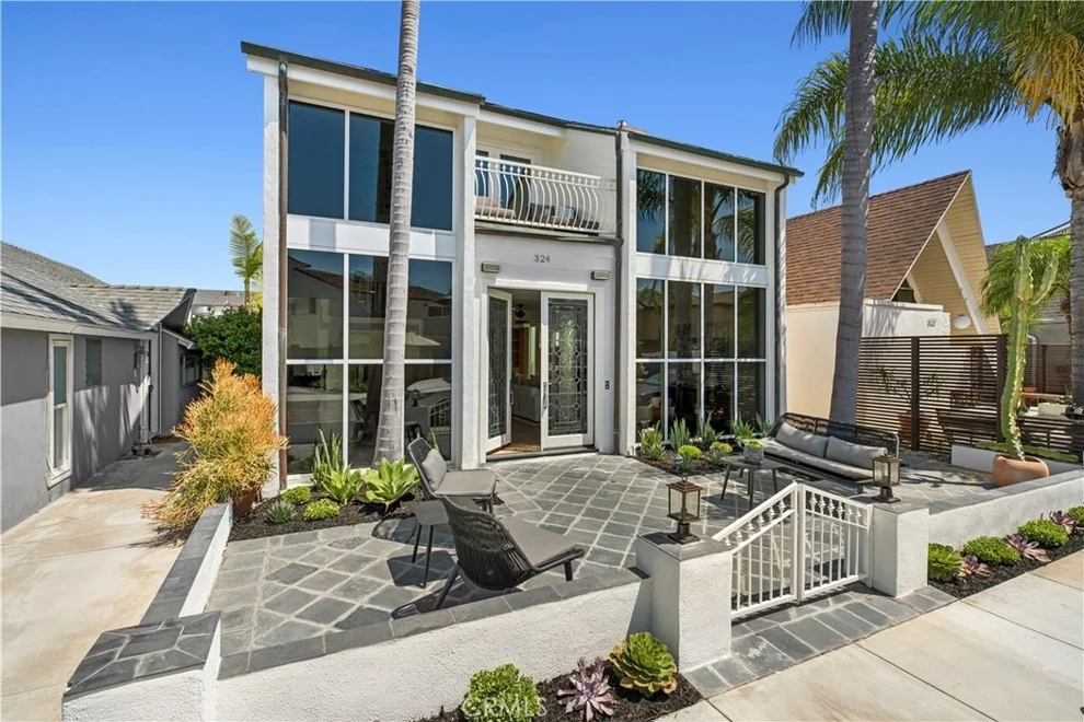 Unit for sale at 324 Prospect Street, Newport Beach, CA 92663