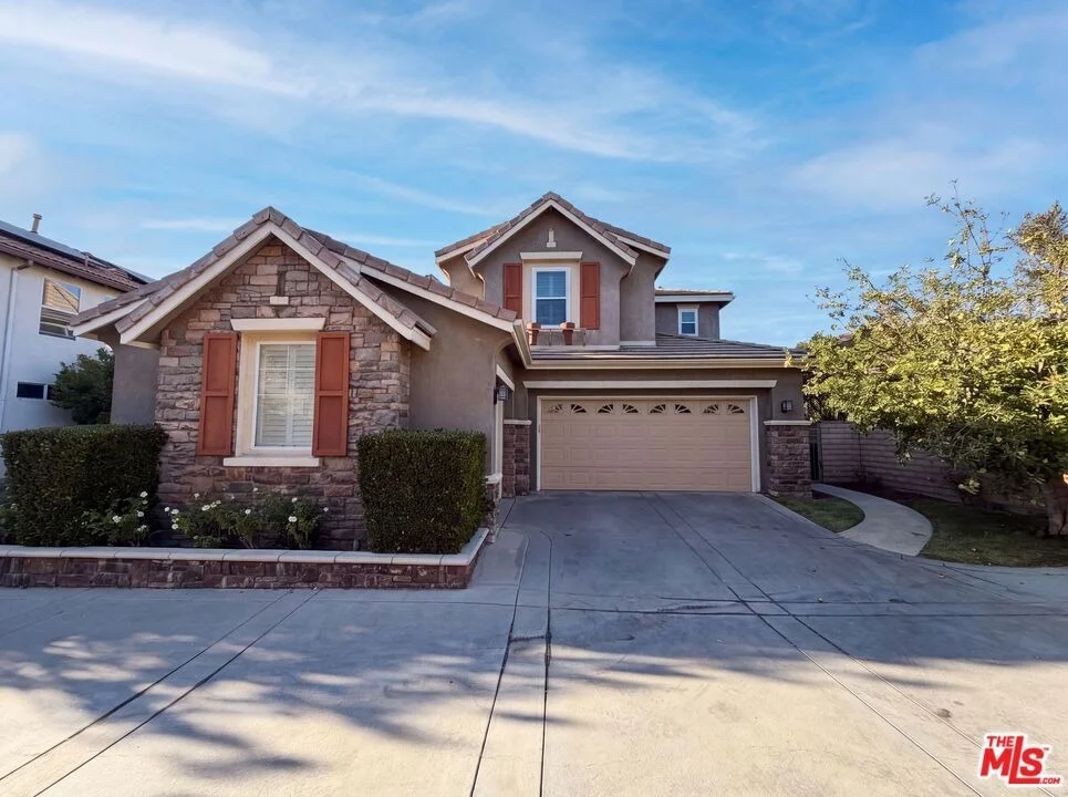 Unit for sale at 25701 Chestnut Way, Stevenson Ranch, CA 91381
