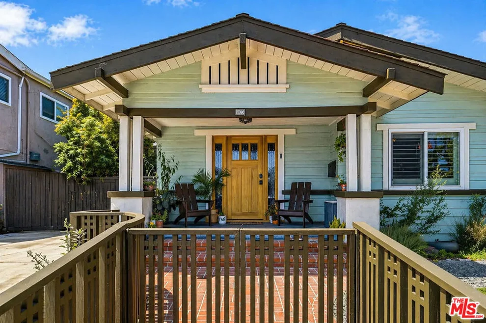 Unit for sale at 933 Walnut Avenue, Long Beach, CA 90813