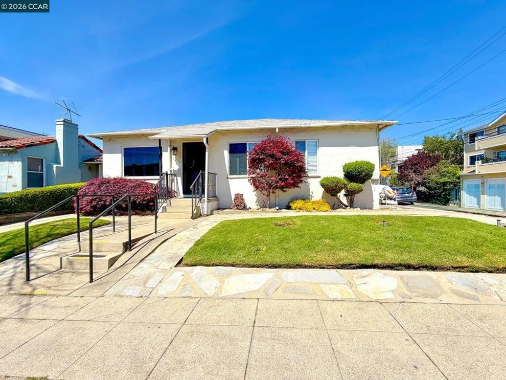 Unit for sale at 1231 Brighton Ave, Albany, CA 94706