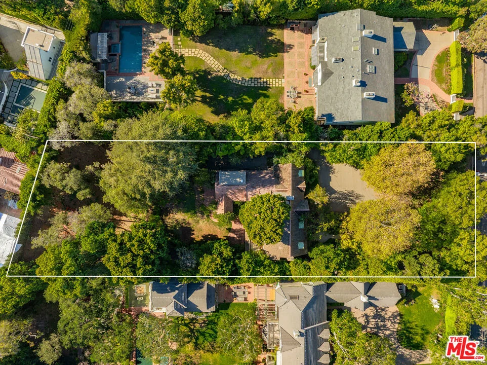 Unit for sale at 357 N Carmelina Avenue, Los Angeles, CA 90049