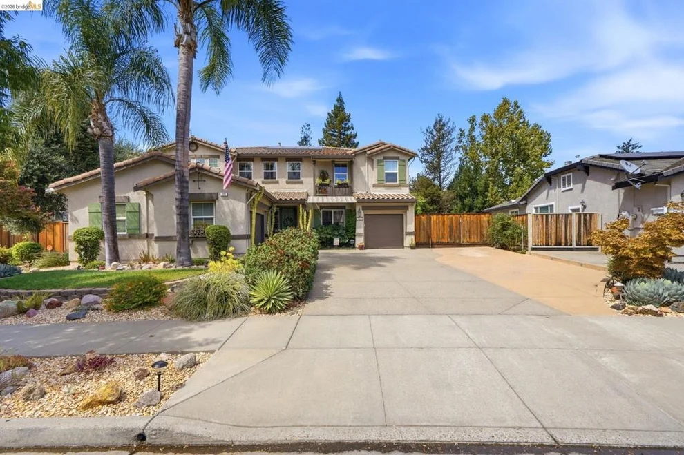 Unit for sale at 325 San Marino Ln, Brentwood, CA 94513