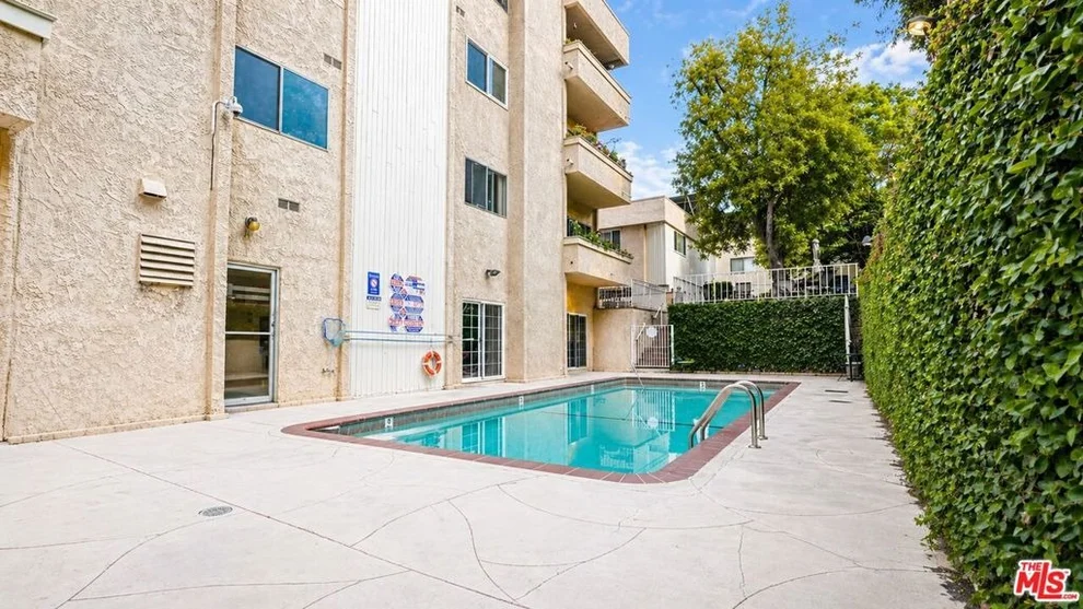 Unit for sale at 5139 Balboa Boulevard, Encino, CA 91316