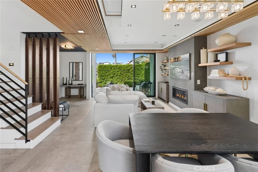 Unit for sale at 426 Marguerite Ave, Corona Del Mar, CA 92625