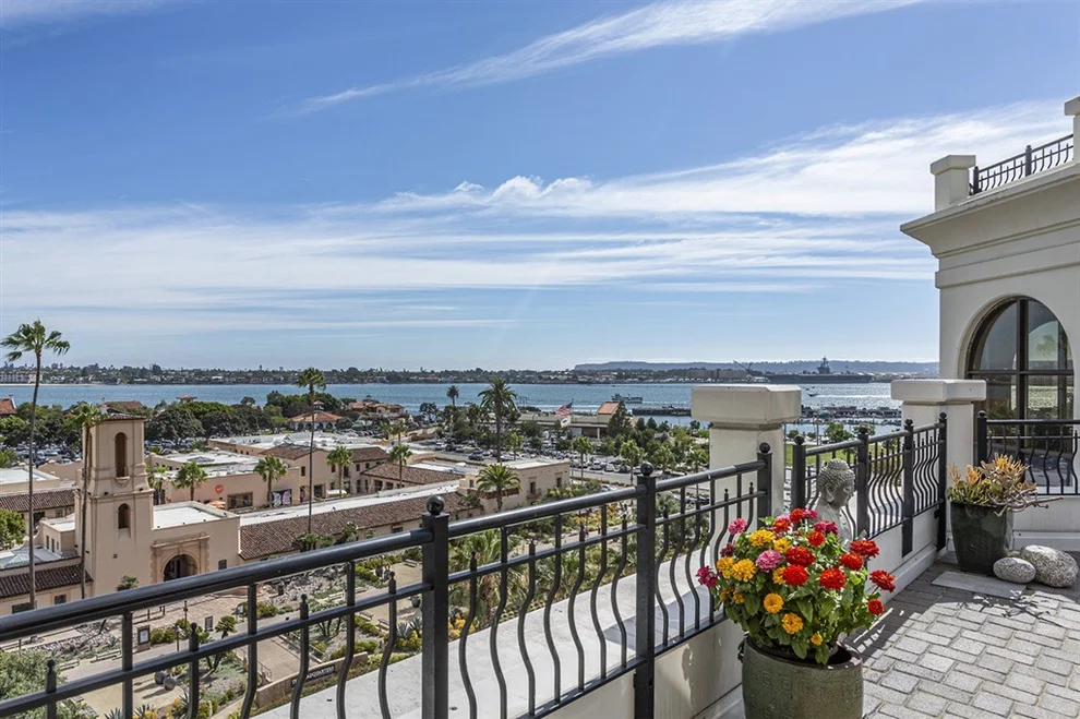 Unit for sale at 700 W Harbor Dr, San Diego, CA 92101